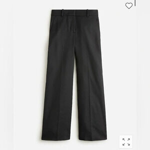 J crew Women’s Sydney pants in stretch linen blend NWT
Waist: 20”
Instem: 25”